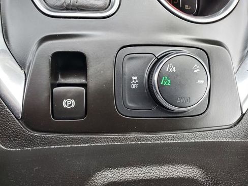 Used 2020 Chevrolet Traverse LT w/ LPO, Floor Liner Package image 23