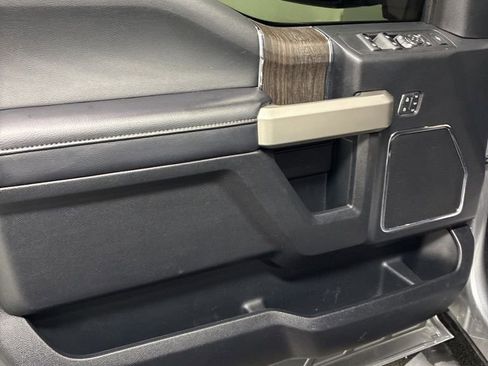 Used 2020 Ford F350 Lariat image 12