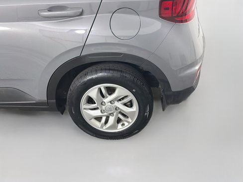Used 2020 Hyundai Venue SEL FWD image 11