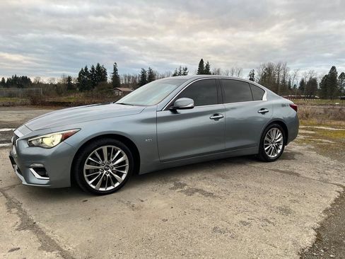 Used 2018 INFINITI Q50 Luxe image 2