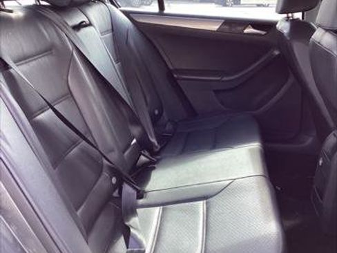 Used 2015 Volkswagen Jetta SE FWD image 23