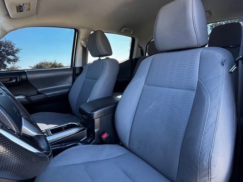 Used 2019 Toyota Tacoma SR5 image 11