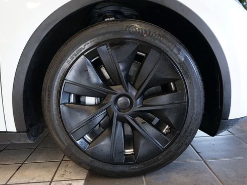 Used 2021 Tesla Model Y Long Range AWD/4WD image 52