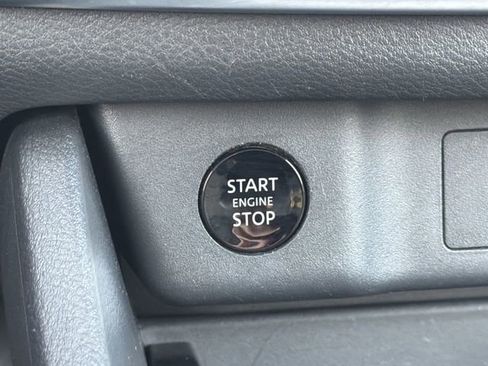 Certified 2025 Nissan Rogue SV image 9