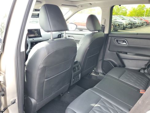 Used 2024 Nissan Rogue Platinum w/ Platinum Premium Package AWD/4WD image 31