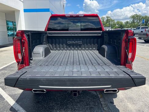 Used 2025 GMC Sierra 1500 AT4 w/ AT4 Premium Package AWD/4WD image 9
