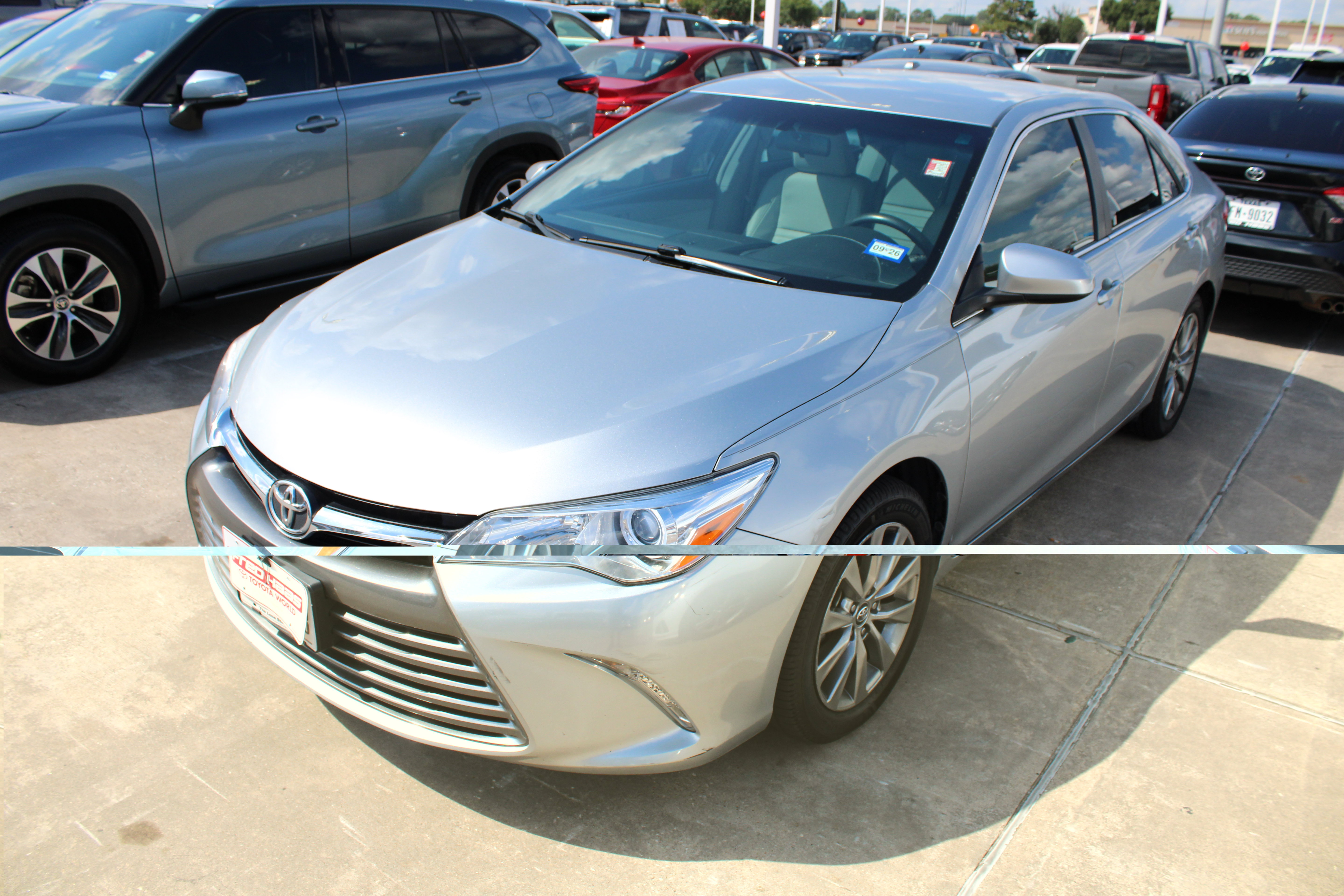 Used 2017 Toyota Camry XLE FWD image 5