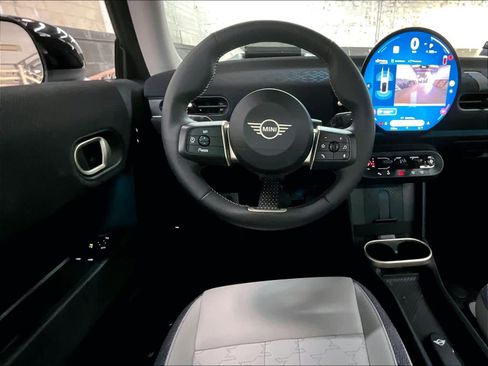 Used 2025 MINI Cooper 2-Door Hardtop image 8