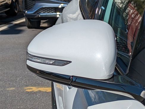 Used 2025 Genesis G70 2.5T w/ Sport Prestige Package image 11