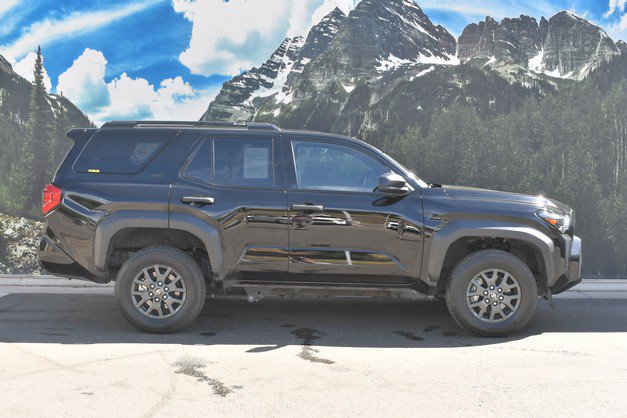Certified 2025 Toyota 4Runner SR5 AWD/4WD image 2