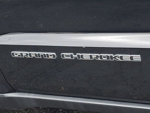 Used 2019 Jeep Grand Cherokee Limited AWD/4WD image 30
