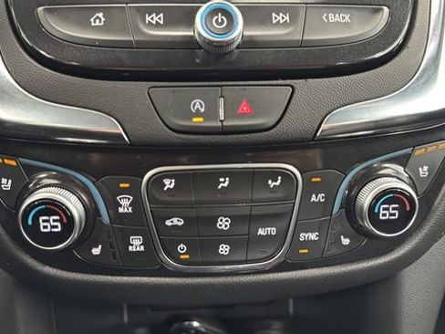 Used 2024 Chevrolet Equinox Premier image 18