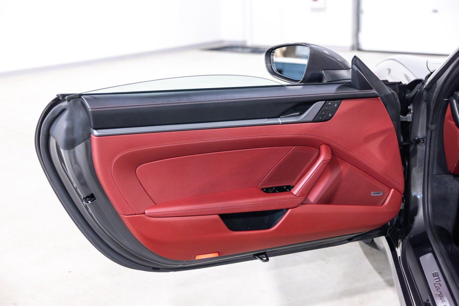 Used 2024 Porsche 911 Targa 4 AWD/4WD image 27