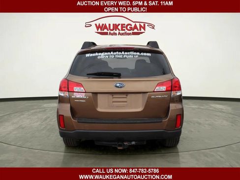 Used 2013 Subaru Outback 2.5i Premium AWD/4WD image 4