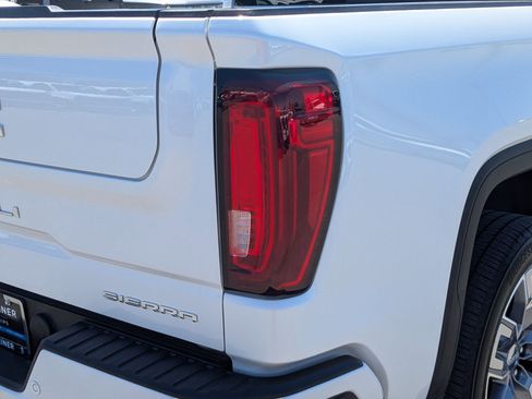Used 2024 GMC Sierra 1500 Denali w/ Denali Reserve Package AWD/4WD image 11