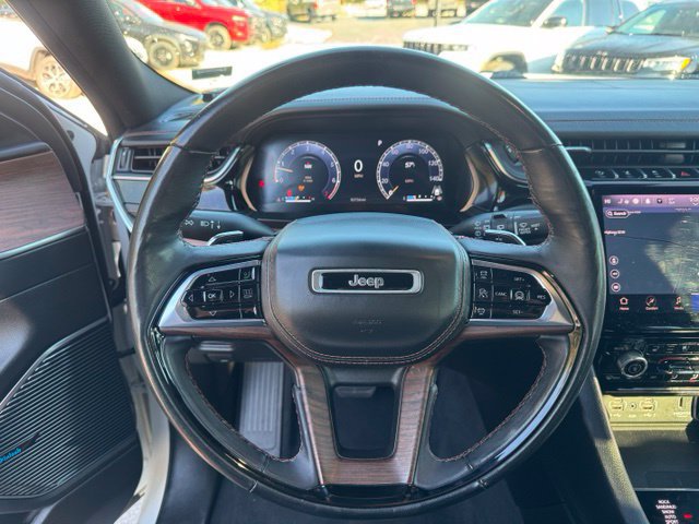Used 2023 Jeep Grand Cherokee L Summit w/ Advanced Protech Group IV AWD/4WD image 21