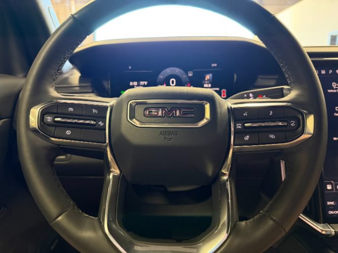 Used 2024 GMC Acadia Elevation w/ Luxury Package FWD image 21