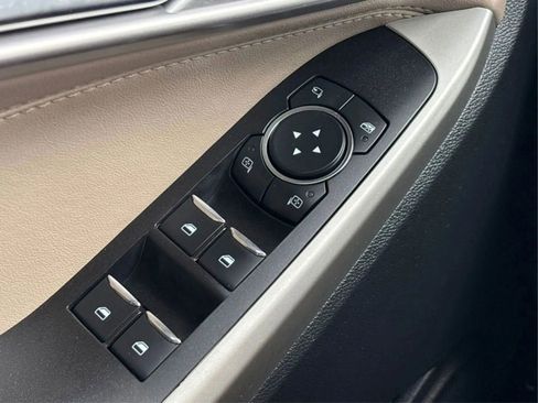 Used 2021 Ford Explorer Limited image 41