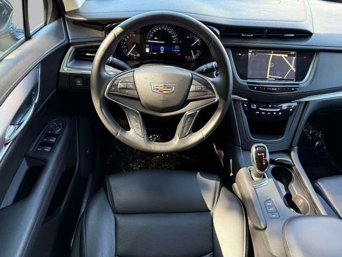 Used 2019 Cadillac XT5 Premium Luxury AWD/4WD image 4