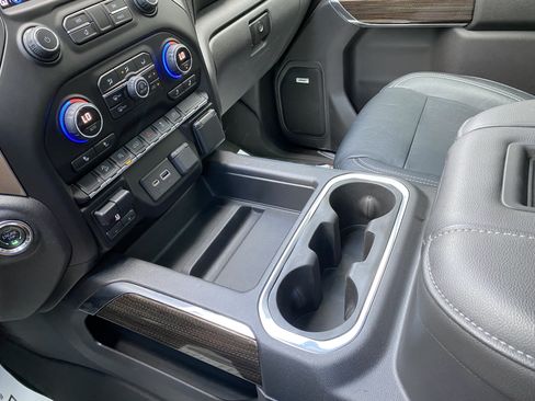 Used 2020 Chevrolet Silverado 1500 LT Trail Boss AWD/4WD image 30