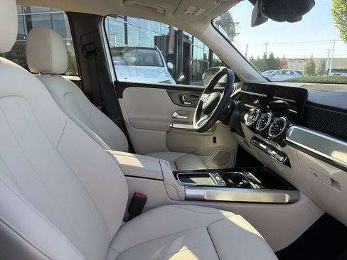 Certified 2025 Mercedes-Benz GLB 250 4MATIC image 35