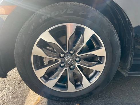 Used 2024 Honda Odyssey EX-L image 17