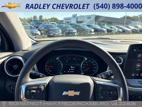 Used 2025 Chevrolet Blazer LT FWD image 6