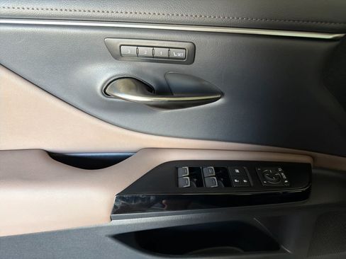 Certified 2025 Lexus ES 300h w/ Premium Package FWD image 12