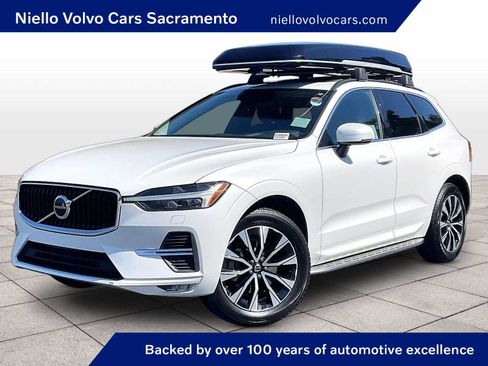 Used 2023 Volvo XC60 B5 Core AWD/4WD image 1