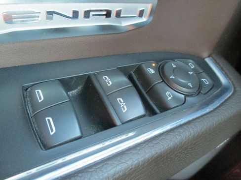 Certified 2024 GMC Sierra 1500 Denali image 28