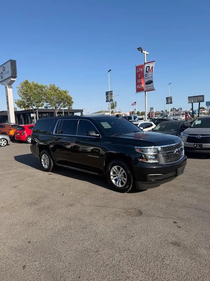 Used 2016 Chevrolet Suburban LS RWD image 2