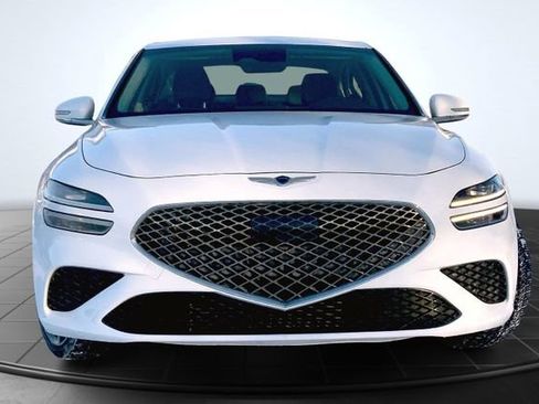 Used 2023 Genesis G70 2.0T image 3