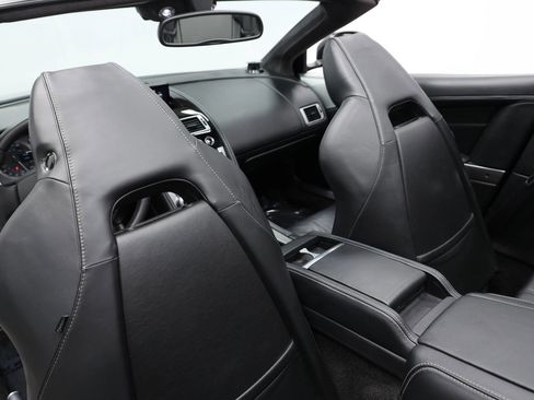 Used 2015 Aston Martin DB9 Volante RWD image 52