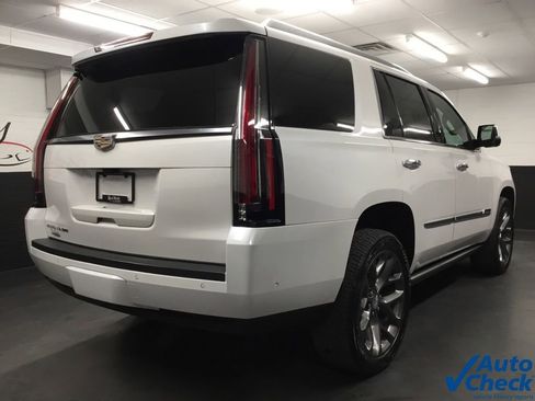 Used 2017 Cadillac Escalade Premium Luxury image 10
