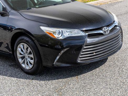 Used 2017 Toyota Camry LE FWD image 9