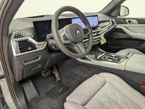 New 2026 BMW X7 xDrive40i w/ M Sport Package image 4