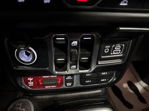 Used 2024 Jeep Wrangler Unlimited Rubicon AWD/4WD image 18