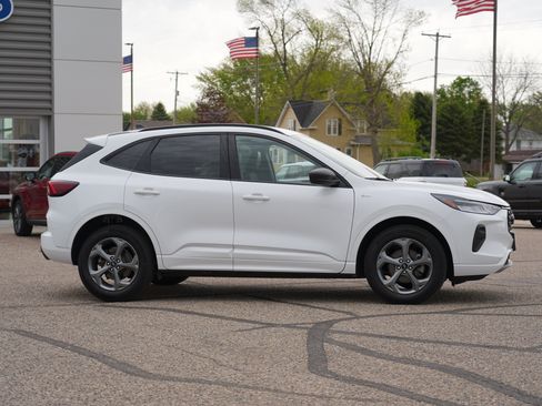 Used 2023 Ford Escape ST-Line w/ Tech Pack #1 AWD/4WD image 2