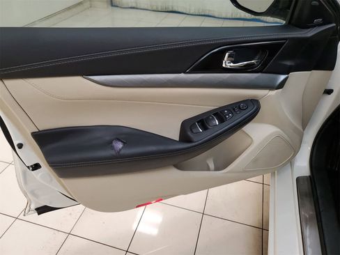 Used 2018 Nissan Maxima 3.5 SL image 17