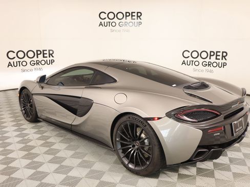 Used 2017 McLaren 570S RWD image 27