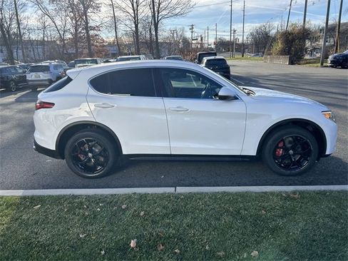 Used 2019 Alfa Romeo Stelvio Ti image 9