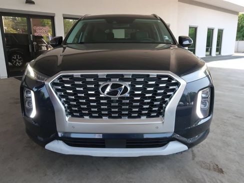 Used 2021 Hyundai Palisade Limited FWD image 2