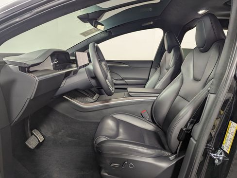 Used 2024 Tesla Model X image 4