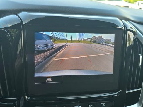 Used 2024 Chevrolet Traverse LT AWD/4WD image 32