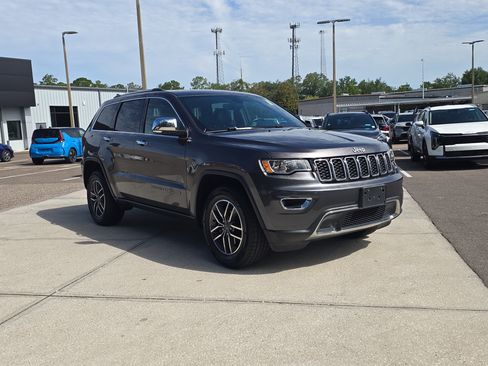 Used 2019 Jeep Grand Cherokee Limited AWD/4WD image 2