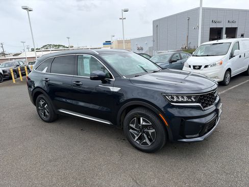 Used 2023 Kia Sorento EX image 2