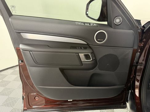 New 2026 Land Rover Discovery Limited Edition image 14
