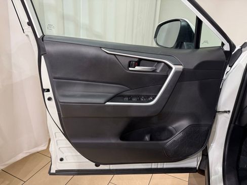 Certified 2025 Toyota RAV4 XLE AWD/4WD image 15