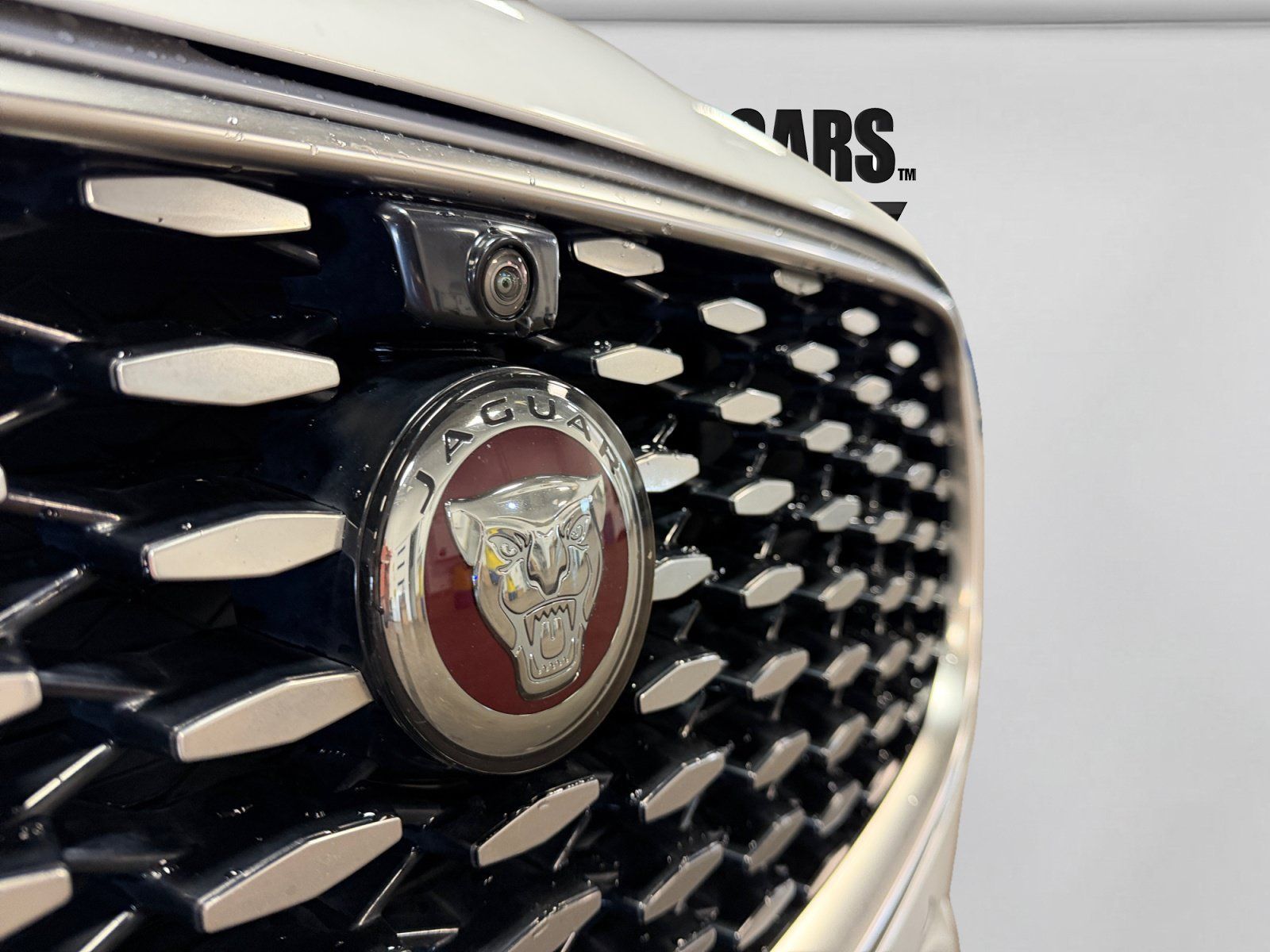 Used 2021 Jaguar F-PACE AWD/4WD image 11