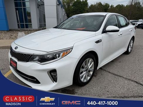Used 2018 Kia Optima S FWD image 1